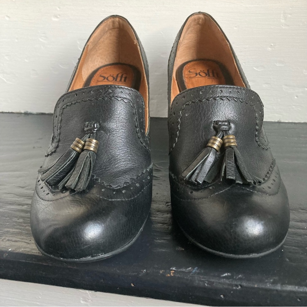 Sofft Leather Tassel Closed Toe Heels - Picture 7 of 8